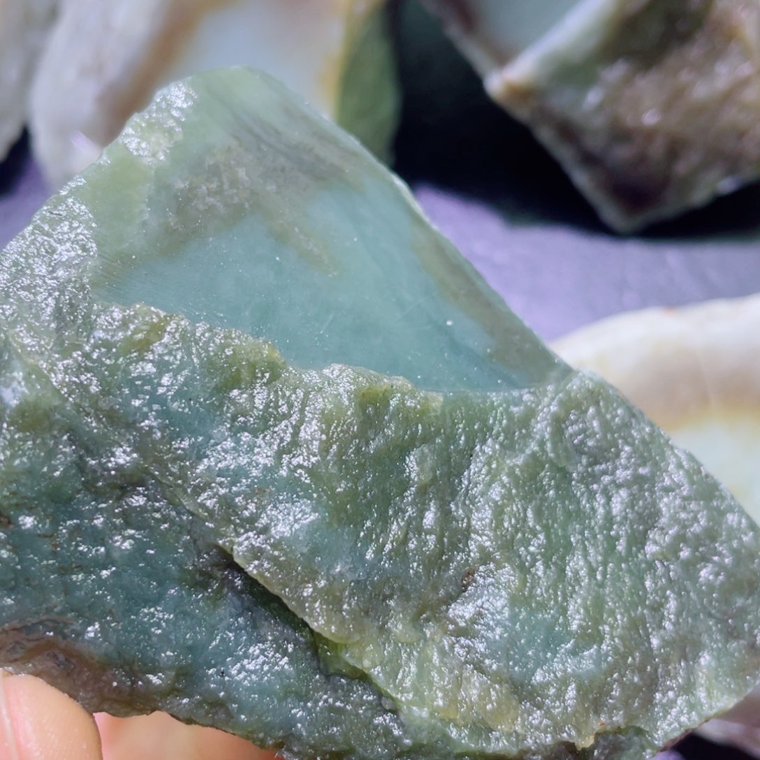 和田玉未镶嵌珠宝半成品