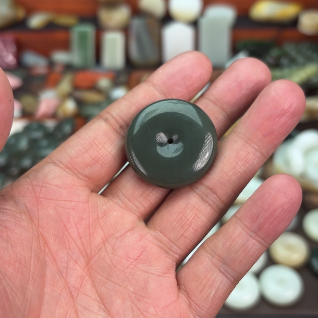 和田玉（糖玉）颈饰未镶嵌