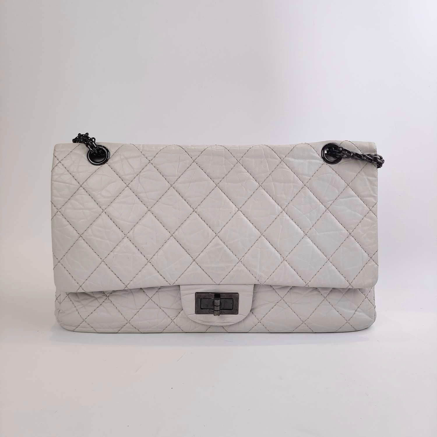 95新 Chanel/香奈儿 冰川白 黑扣 2.55 maxi双盖斜挎包 12开/2904