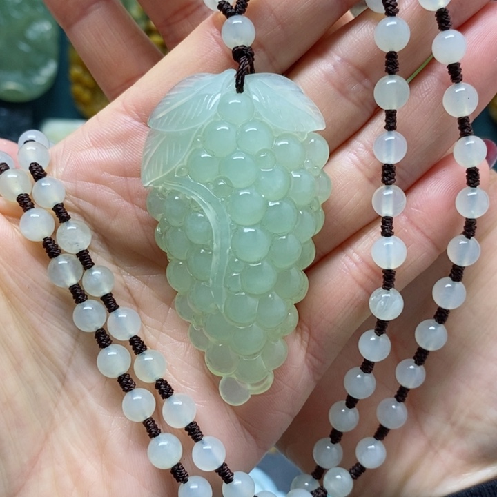 蛇纹石玉挂件未镶嵌