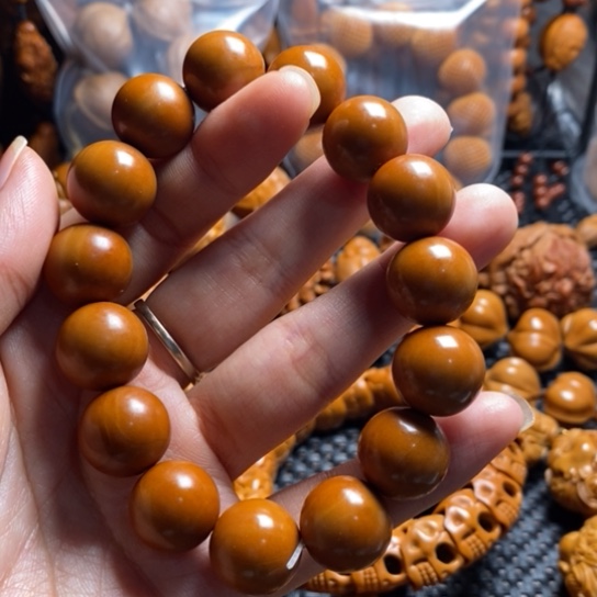 橄榄核吊坠1.5左右光珠