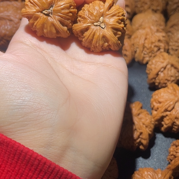 ʚ***ɞ文玩核桃吊坠小妹三棱