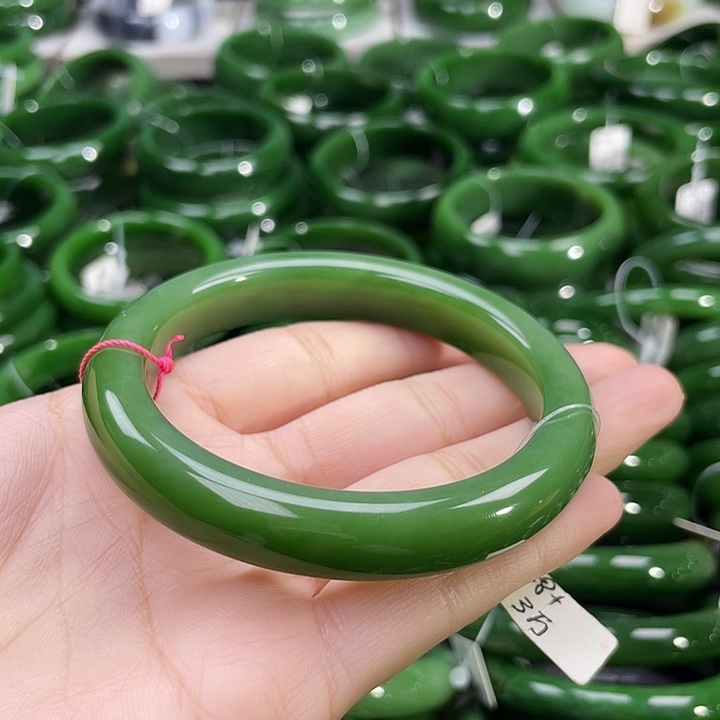未镶嵌手镯和田玉（碧玉）
