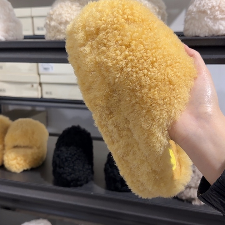 37黄色卷毛包脚五厘米