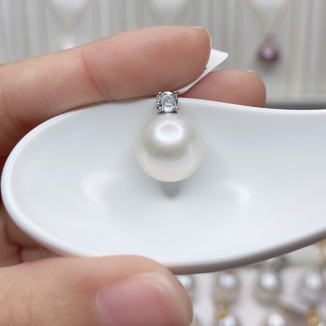 淡水珍珠吊坠(赠链)未镶嵌