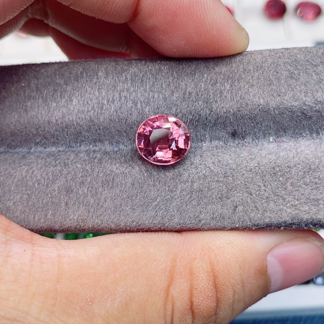 碧玺裸石未镶嵌碧玺4.42克拉