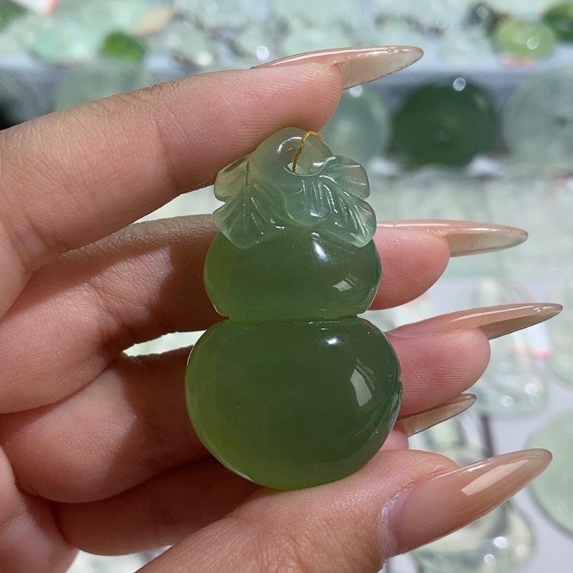 【闪购商品】蛇纹石玉颈饰未镶嵌