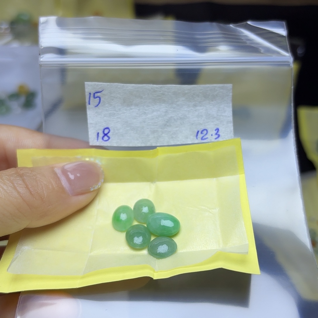 定制翡翠未镶嵌不退