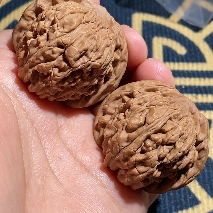 【闪购商品】文玩核桃吊坠虎**薇四座楼