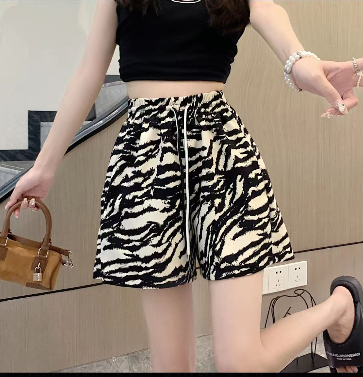 WTT-6719 短裤薄款纯色斑马阔腿ins豹纹百搭宽松高腰外穿夏季