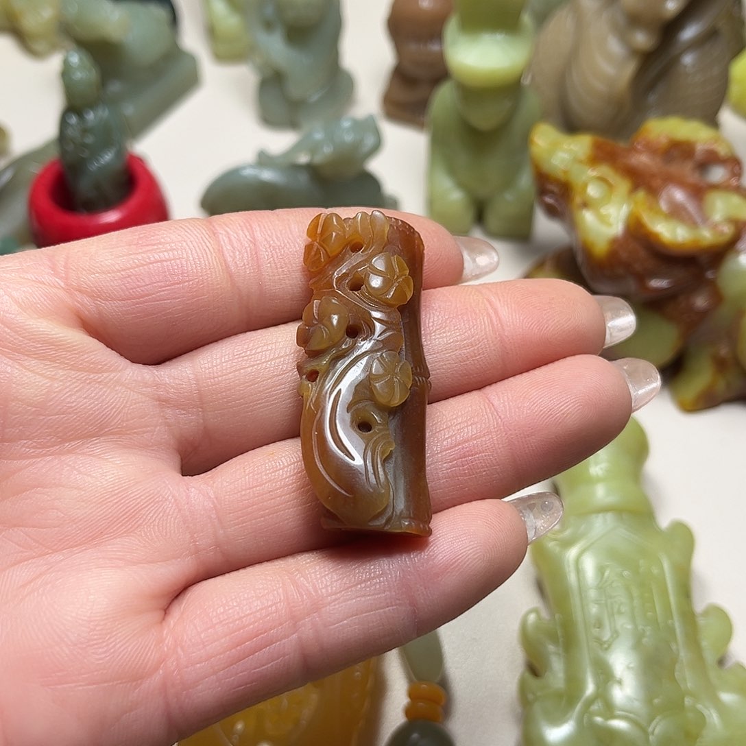 白玉菩提吊坠白玉菩提吊坠