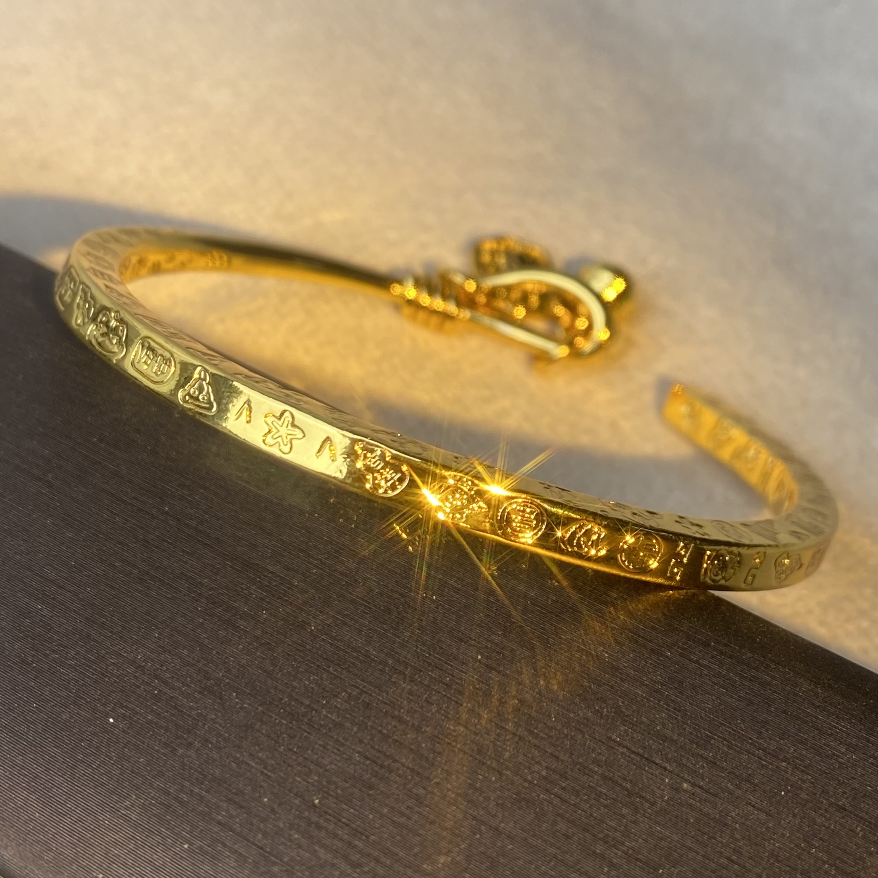 6557【手镯】轻奢精品金色女士手镯