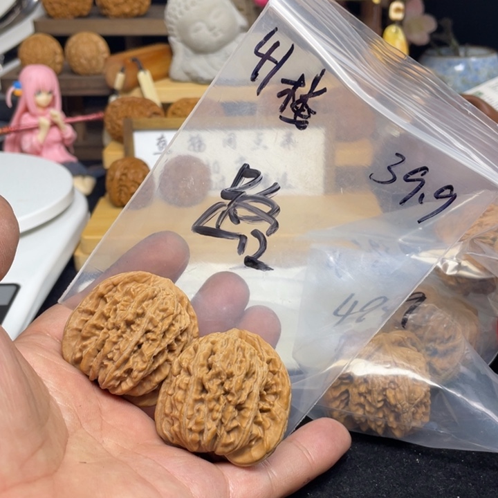 文玩核桃把件路****灿四座楼