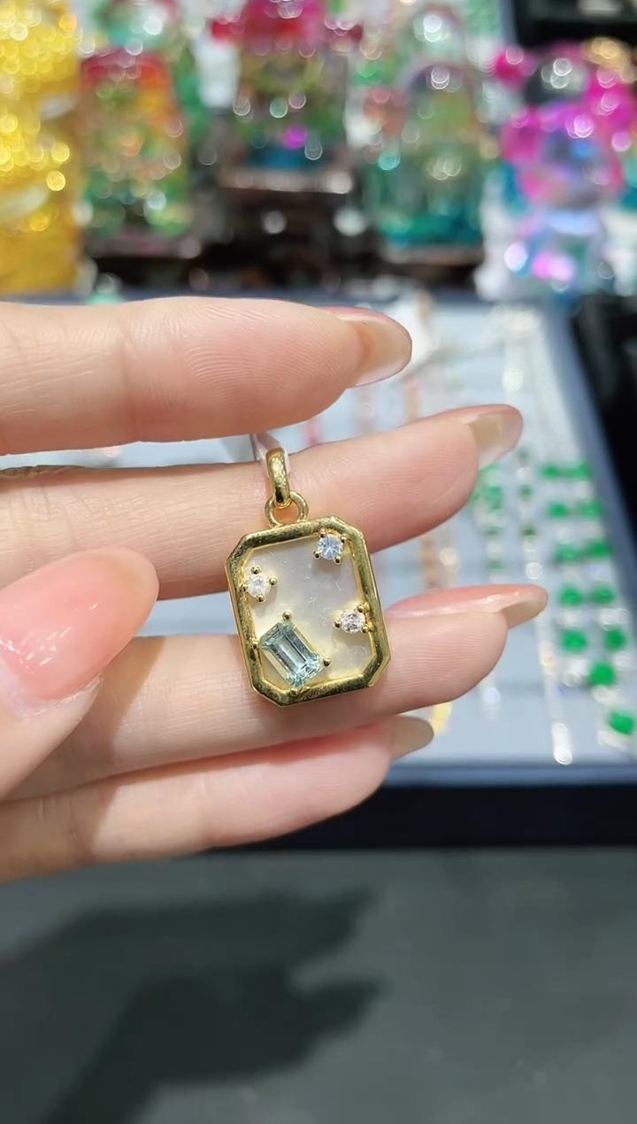 18K金镶嵌海蓝宝石吊坠 （不含链）