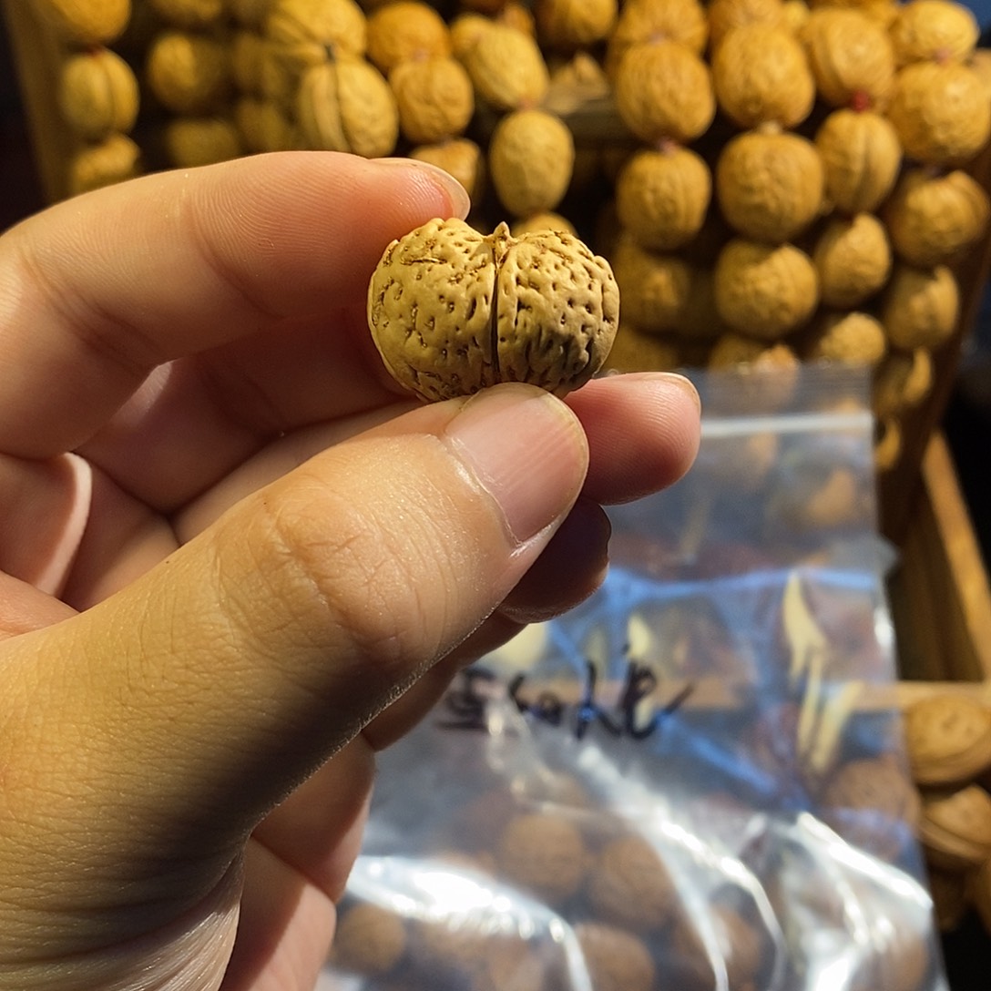 手串桃核瑕疵双榜桃核