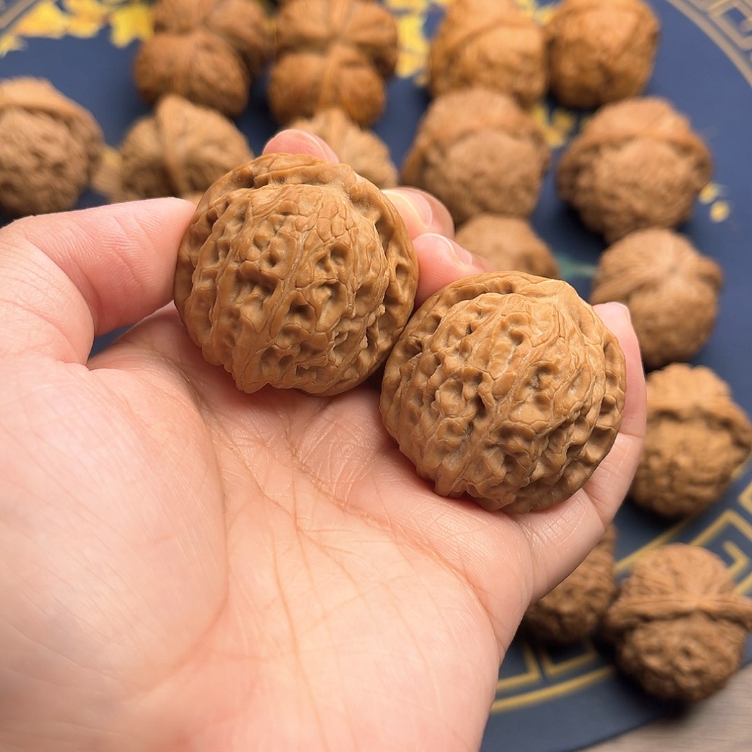 文玩核桃把件韩***，乾隆磨