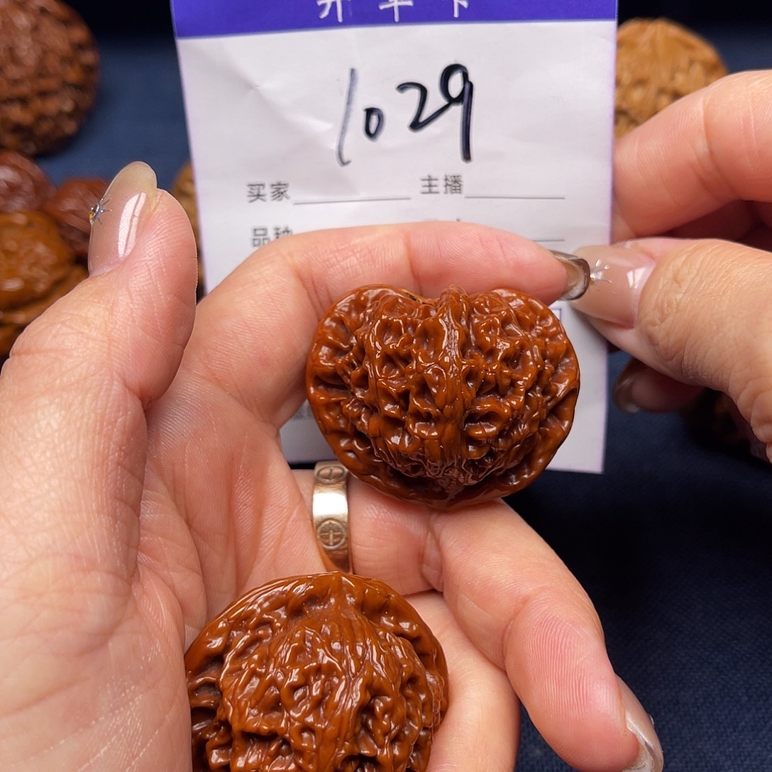 文玩核桃吊坠宫灯