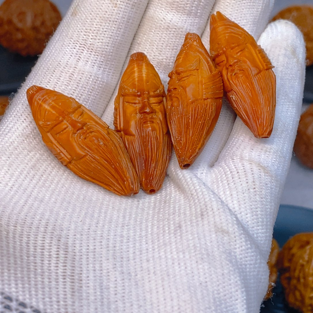 文玩核桃吊坠一颗