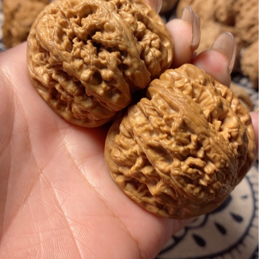 【闪购商品】文玩核桃吊坠我**扬粗筋。花