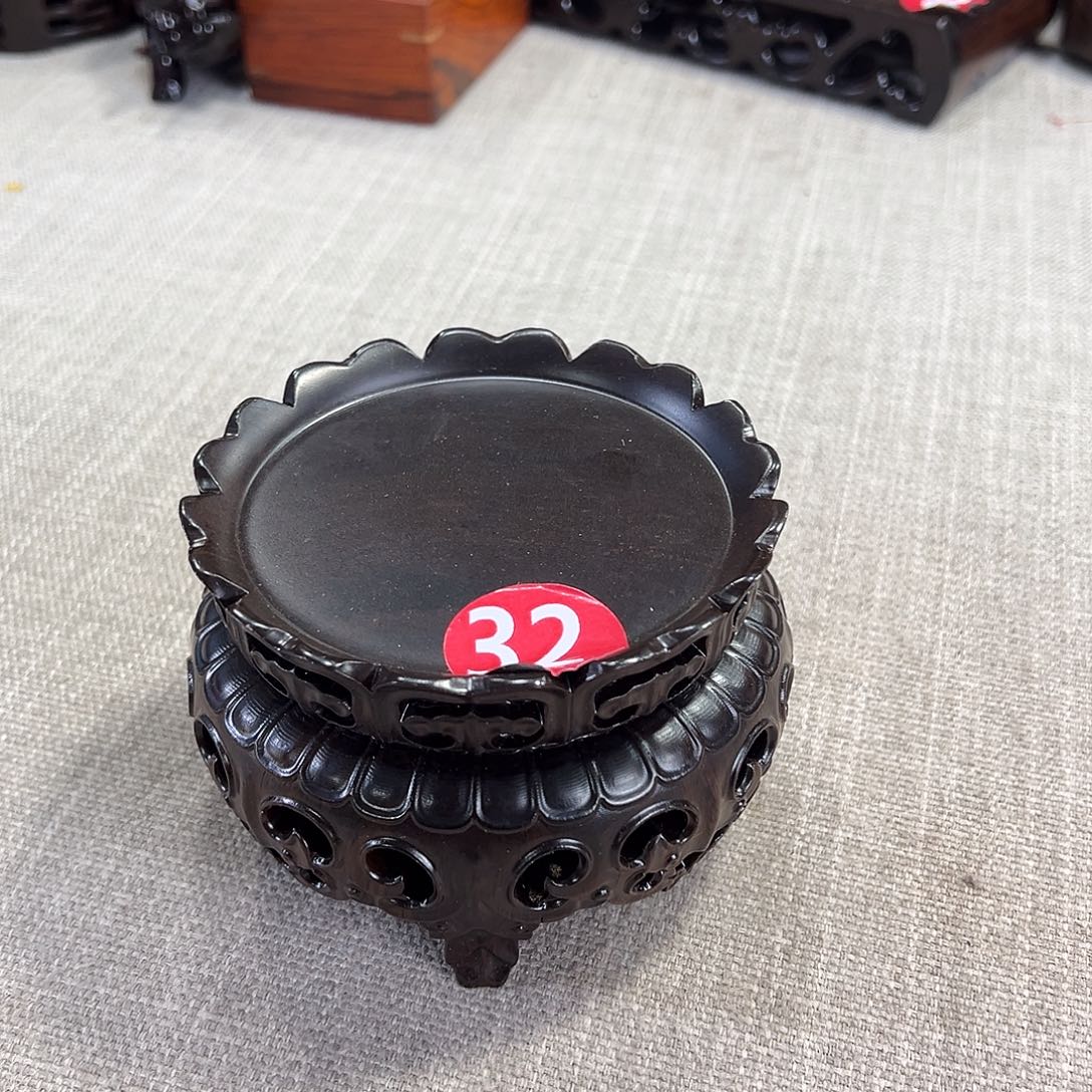 红木底座精雕工艺品
