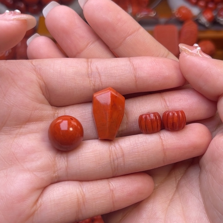 I***E未镶嵌川料瓦西配饰南红玛瑙