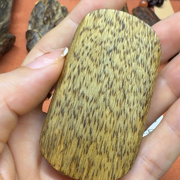 大叶紫檀（黑酸枝木类）