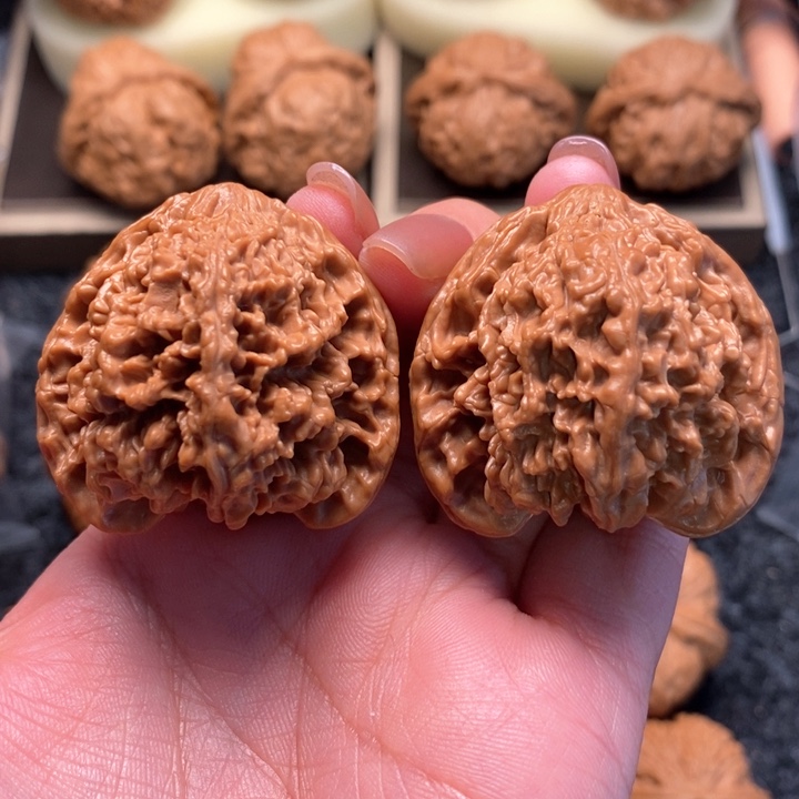 文玩核桃把件人**茶精品满天星40