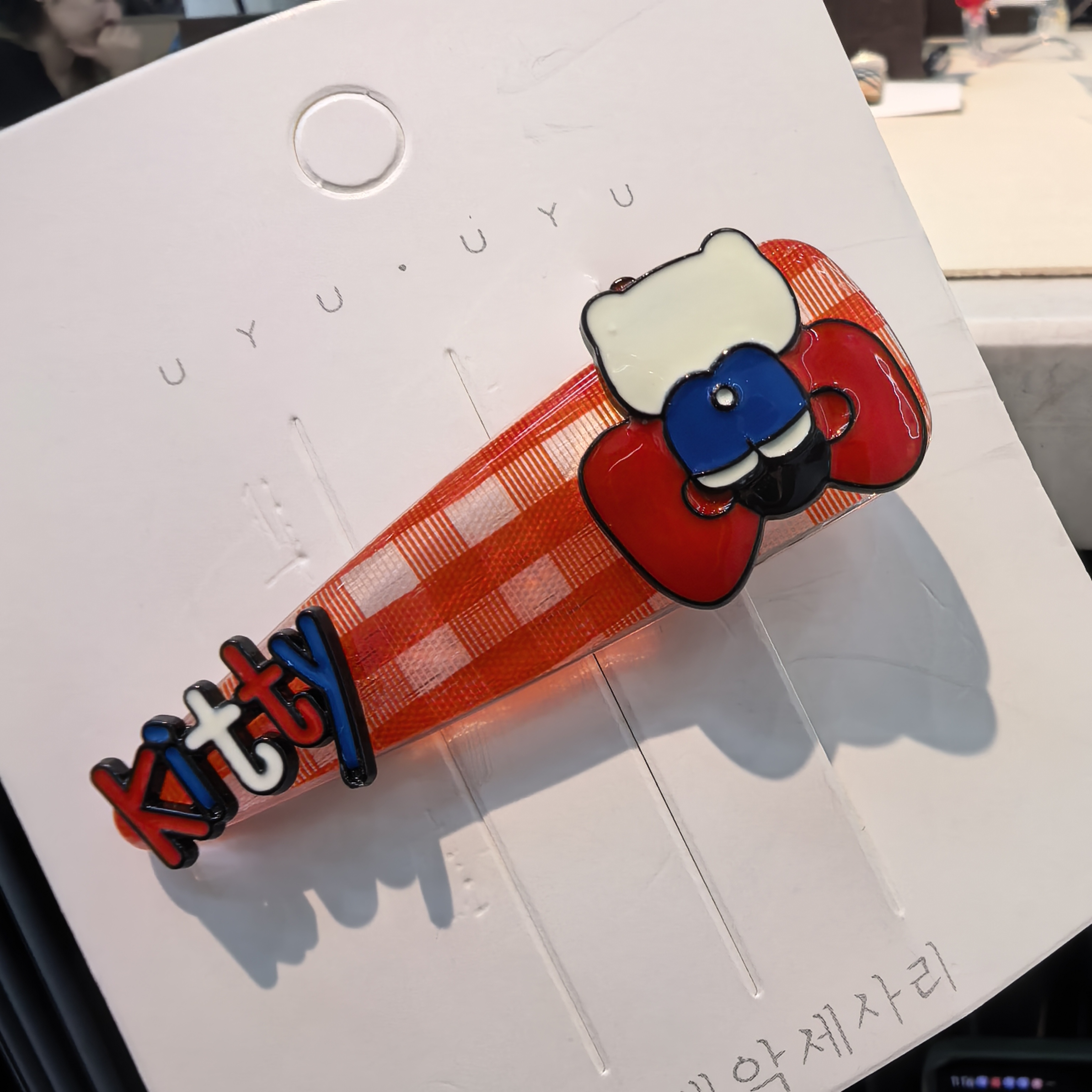 B862红色格子KT猫咪边夹