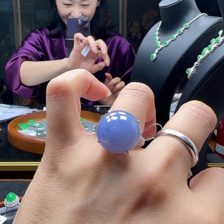 翡翠手镯未镶嵌蛋面