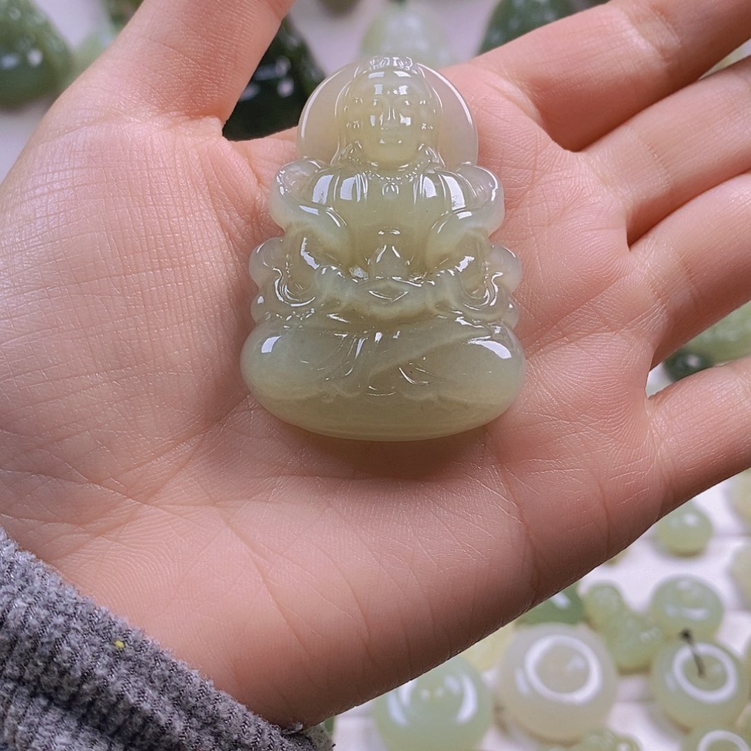 用***9和田玉未镶嵌颈饰