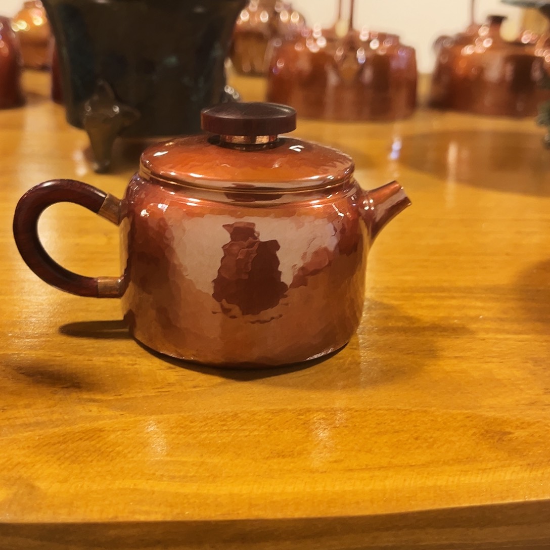 德中小壶手工锻打工艺