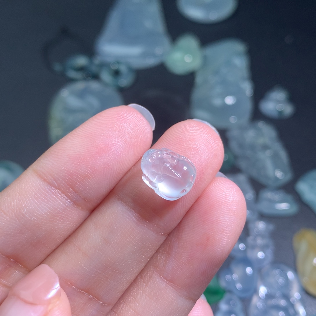 翡翠颈饰未镶嵌貔貅