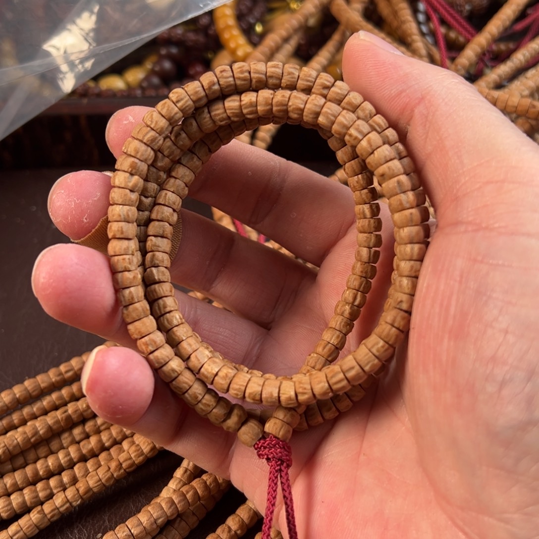 吊坠星月菩提红袜口小药片