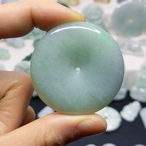 翡翠颈饰未镶嵌吊坠