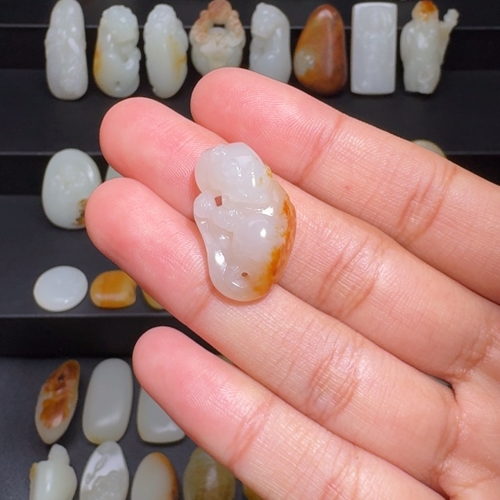 和田玉颈饰未镶嵌李***欢