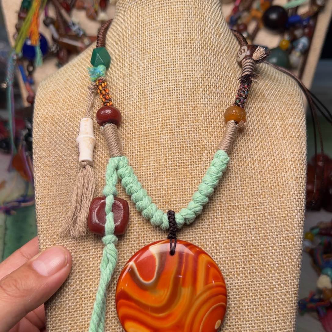 玛瑙/玉髓颈饰未镶嵌