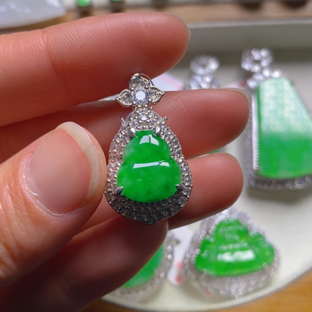 翡翠颈饰银S925镶嵌葫芦吊坠