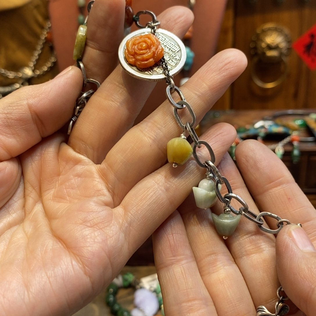 翡翠吊坠(赠链)未镶嵌