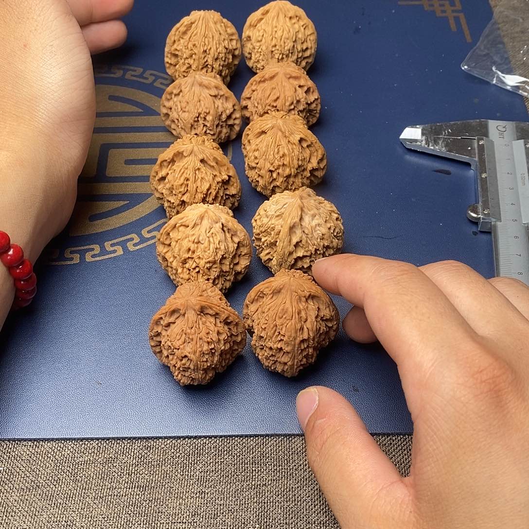 文玩核桃吊坠南疆石全品