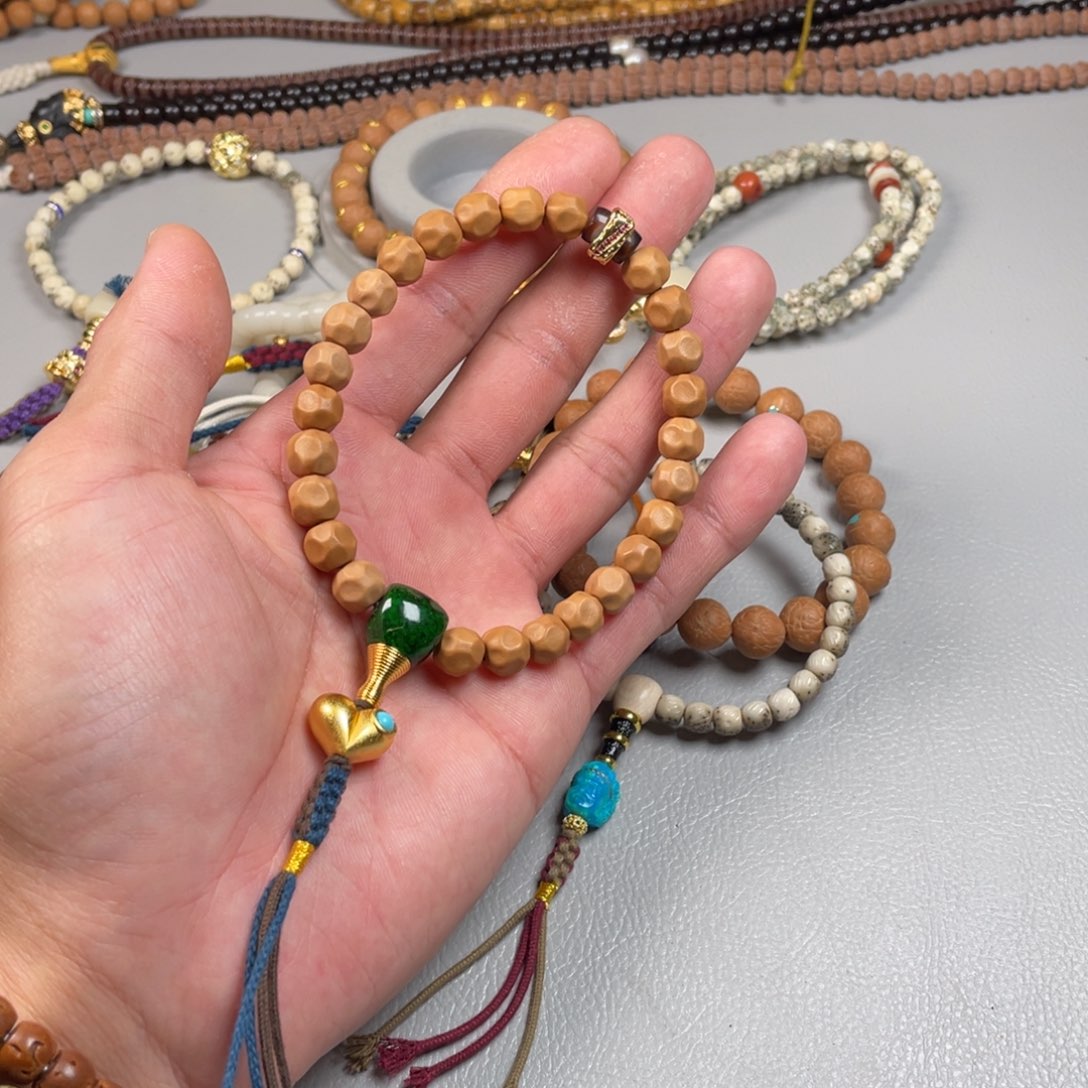 猴头核桃吊坠。。。。。。。。。。。