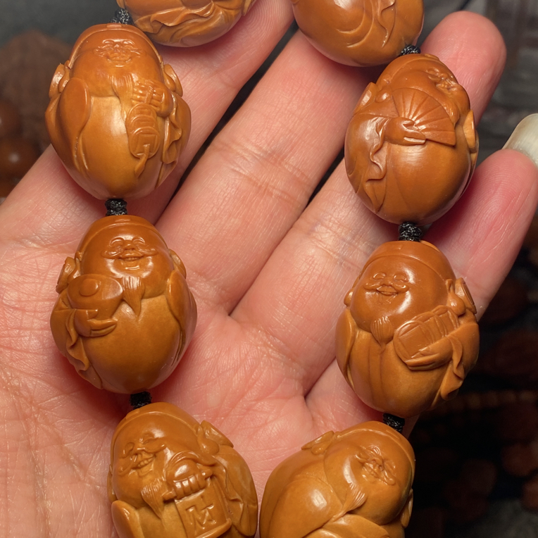 福利苏工核雕，包衣雕刻，八方来财手串个性十足，尺寸2。4x2。9