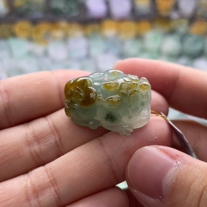 翡翠颈饰未镶嵌可**限貔貅