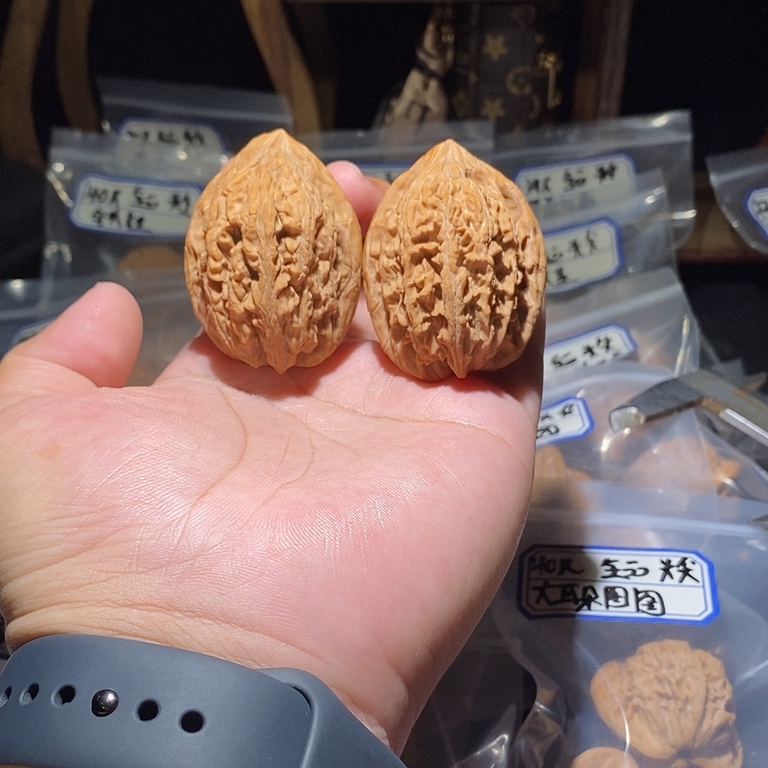 甜***华吊坠文玩核桃38全品大姑石