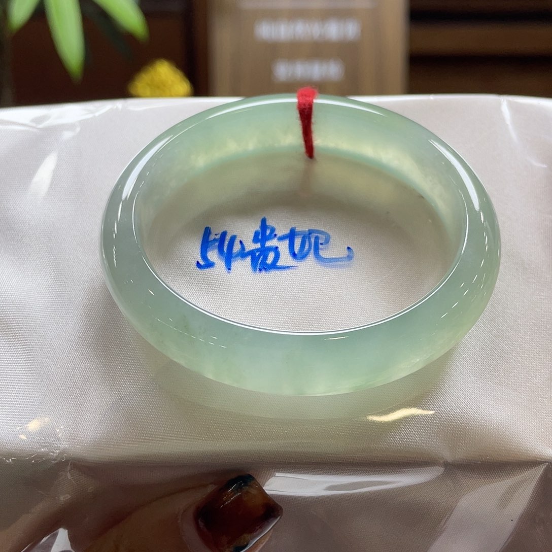 翡翠未镶嵌手镯18 号链接