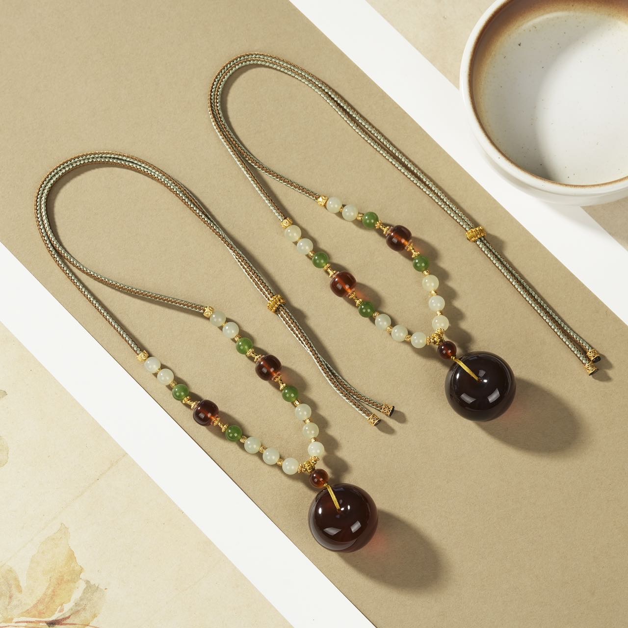 【云上好物】琥珀DIY吊坠-多样性发其一-约25mm-DS58954-24（JG）