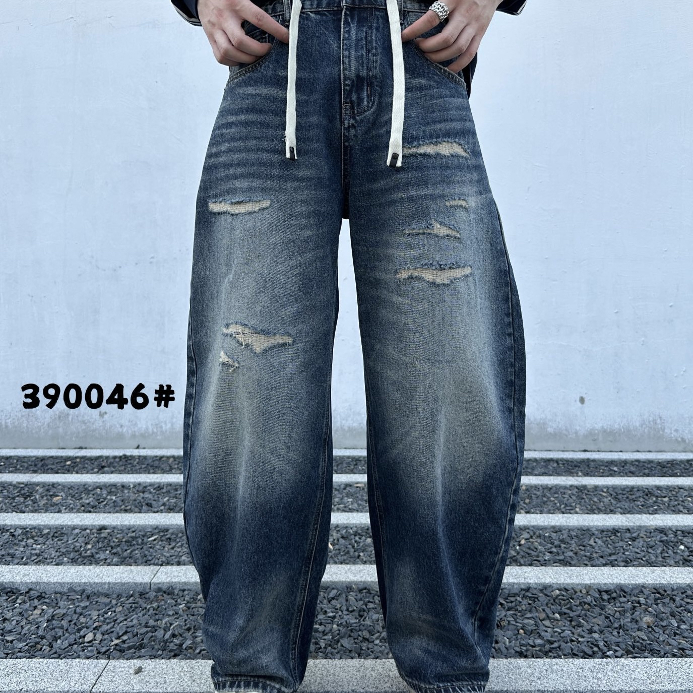  百搭潮牌阔版秋冬加厚直筒牛仔裤轻奢弯刀裤重工水洗牛仔 390046