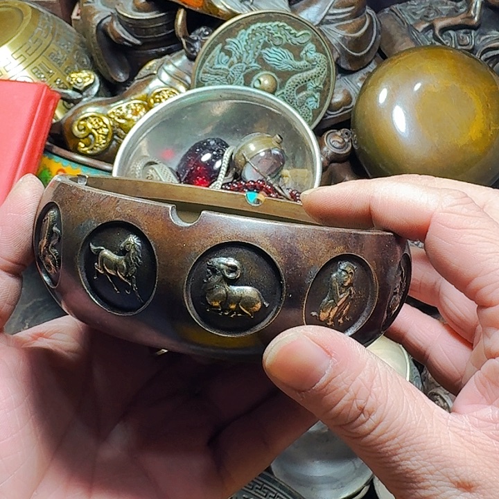 铜器摆件收收藏藏