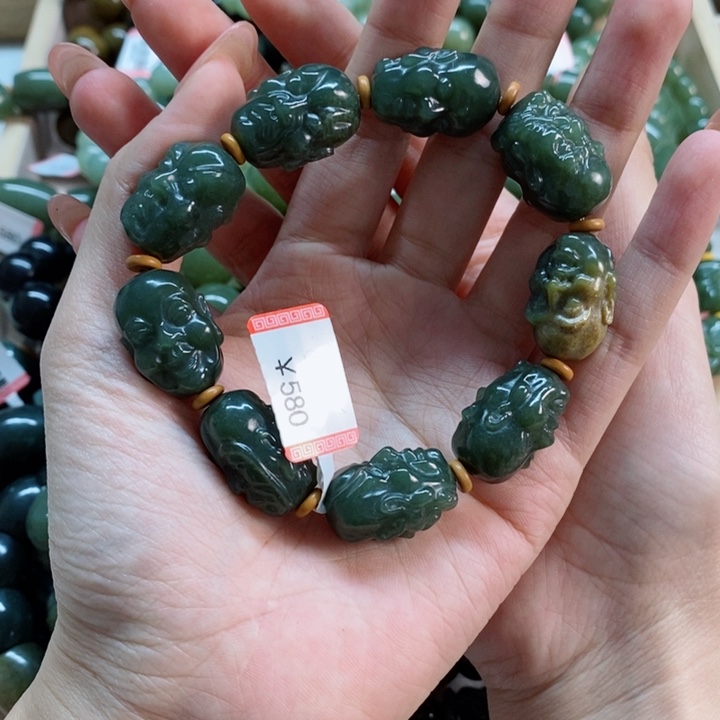 透闪石质玉手串未镶嵌