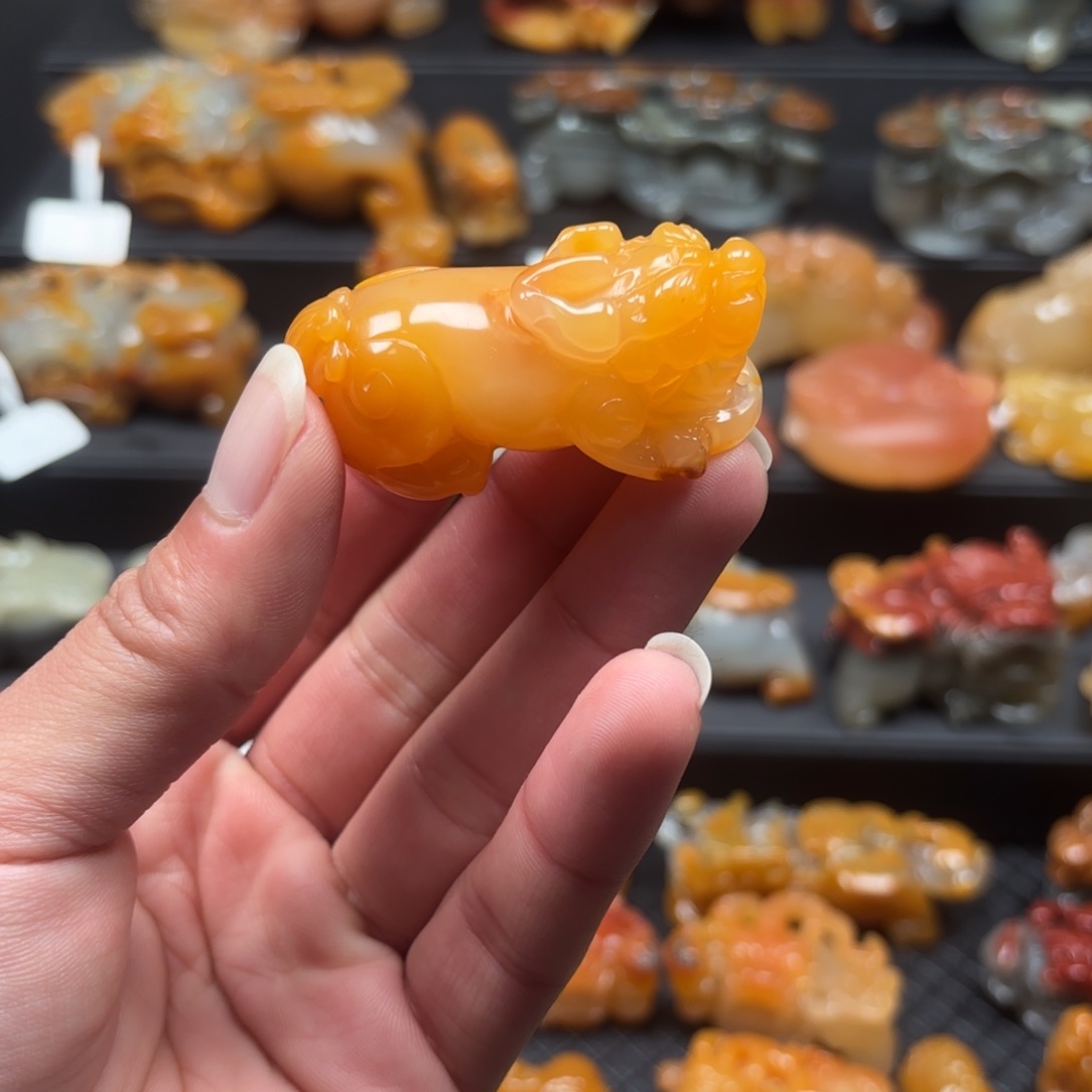 石英质玉（黄龙玉）未镶嵌貔貅