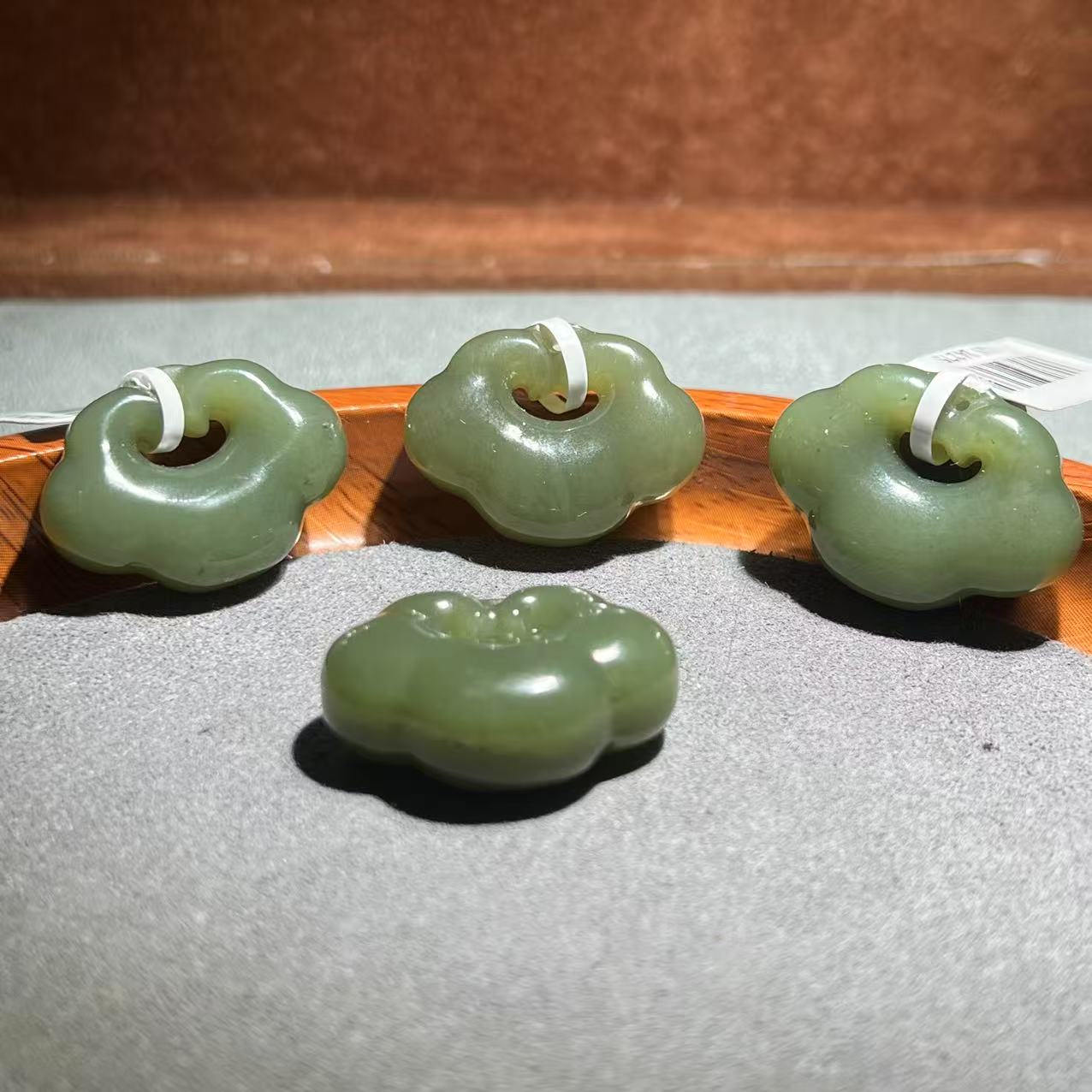 【张老斯珠宝】天然和田玉吊坠lx24275（多样性发货 拍一发一）